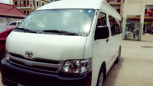 รถตู้ V.I.P. Toyota Hiace 12-16 ที่นั่ง พร้อมคนขับ